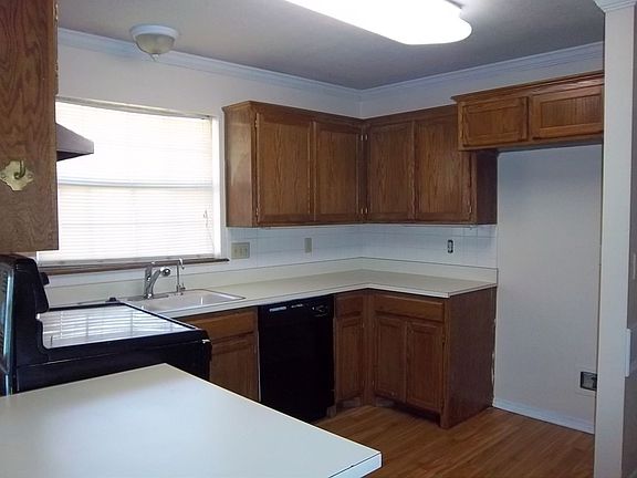 3rd image of 6702 Emerald Ct