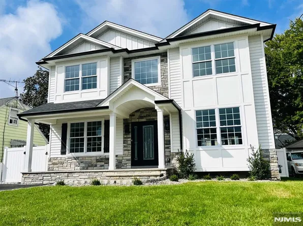 599 Ash Ave, Saddle Brook, NJ 07663