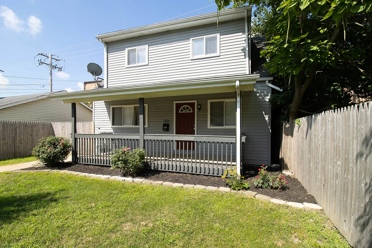 1244 Emerald Ave photo 1