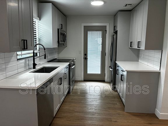 5th image of 614 N 10th Ave APT A