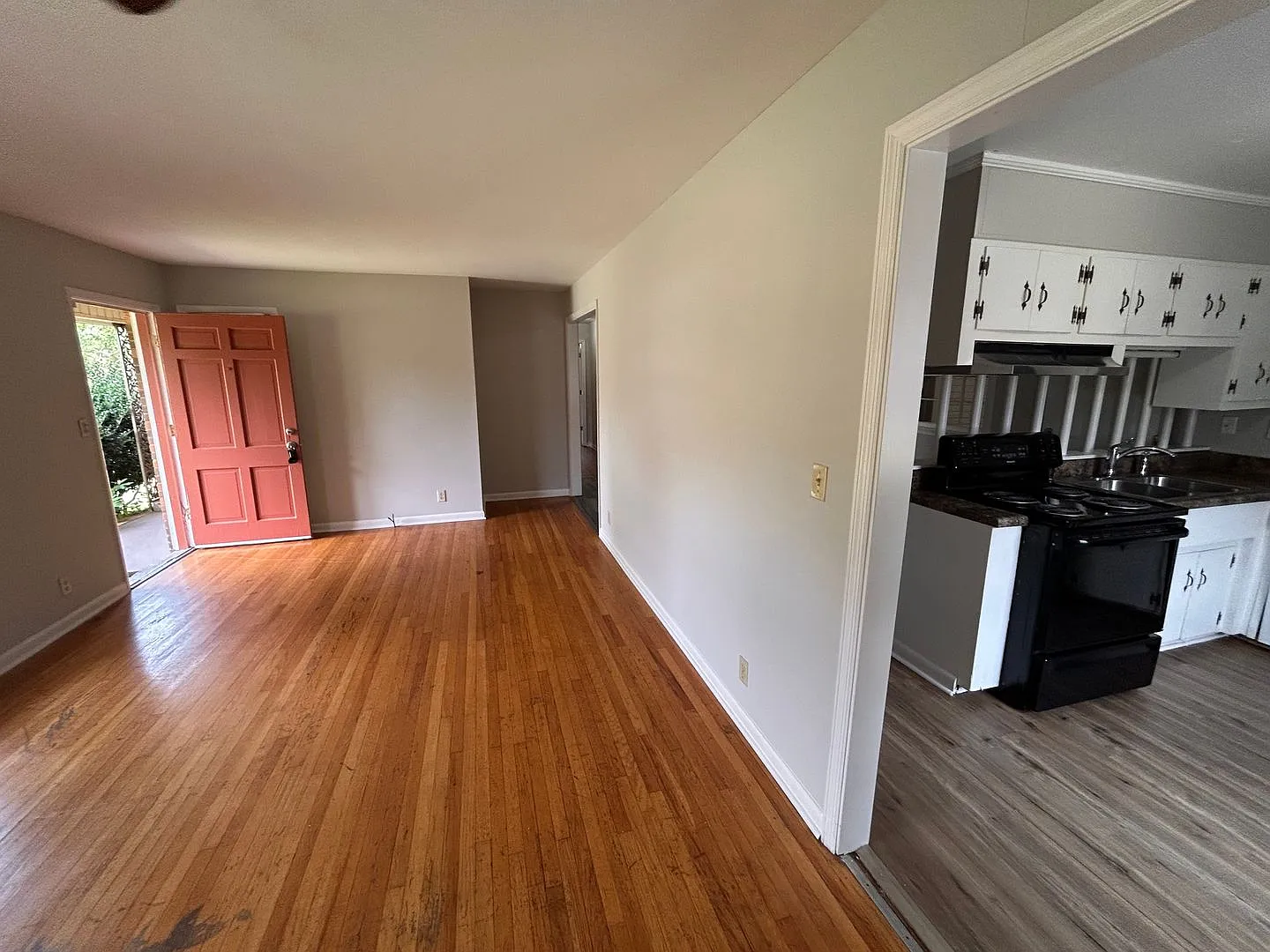3bedroom 2 bath now ready to call home! — Photo 3