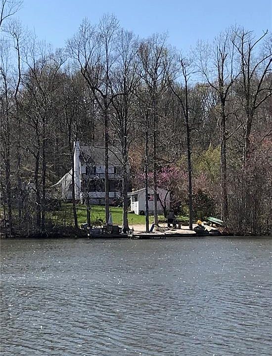 1st image of 6261 Lakeside Dr