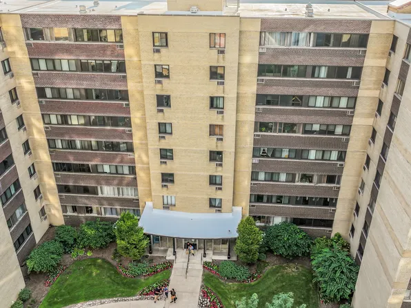 6300 N Sheridan Rd APT 406, Chicago, IL 60660