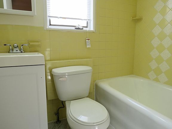 5th image of 33 S 17th St