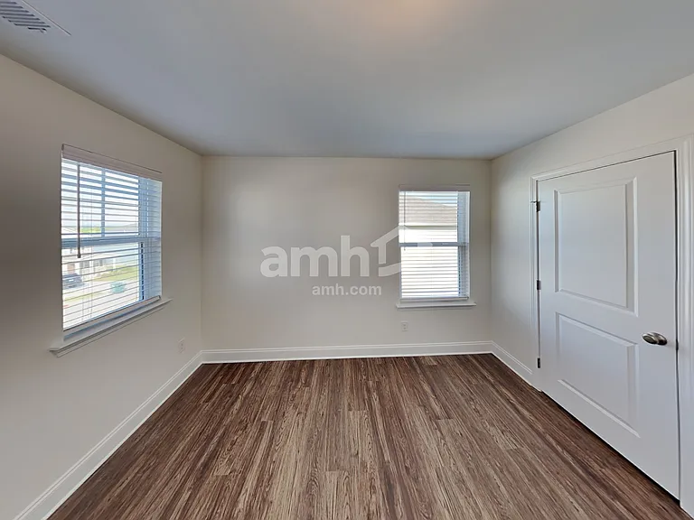 1105 Amberly Way — Photo 18