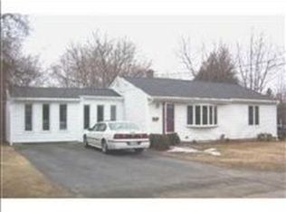 3 Cogger St, Hampton, NH 03842