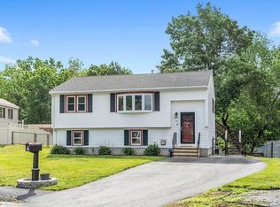 11 Oak Knoll Rd, Lowell, MA 01852