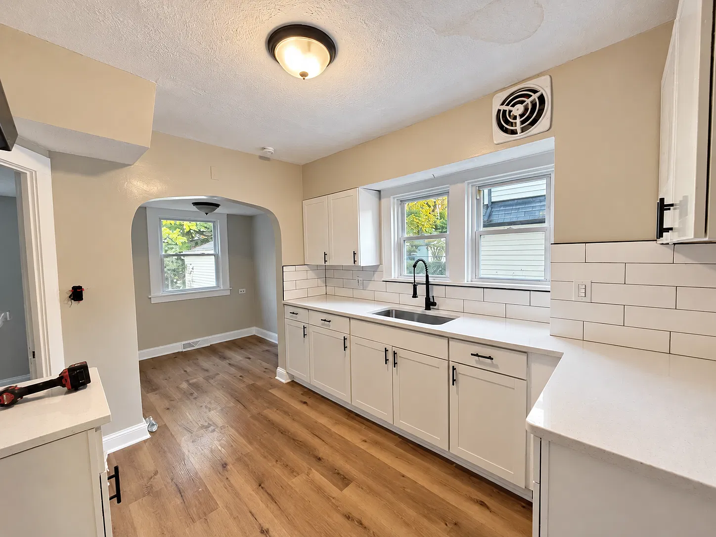 4 bed, 1.5 bath, $1,800 — Photo 3