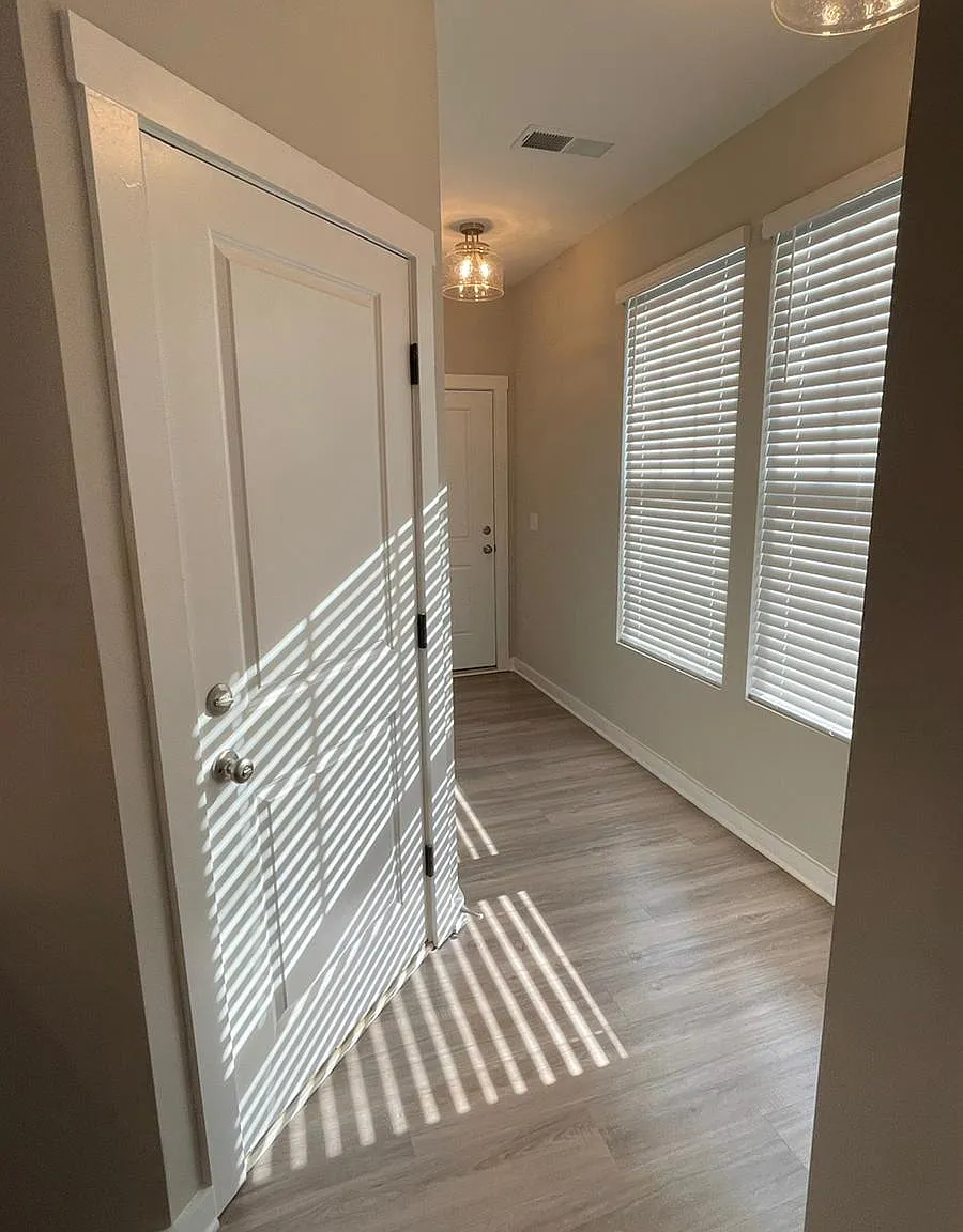 3 bed, 2.5 bath, 1994 sqft, $2,399 — Photo 4