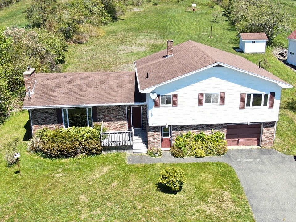 1st image of 445 Sandy Cove Rd