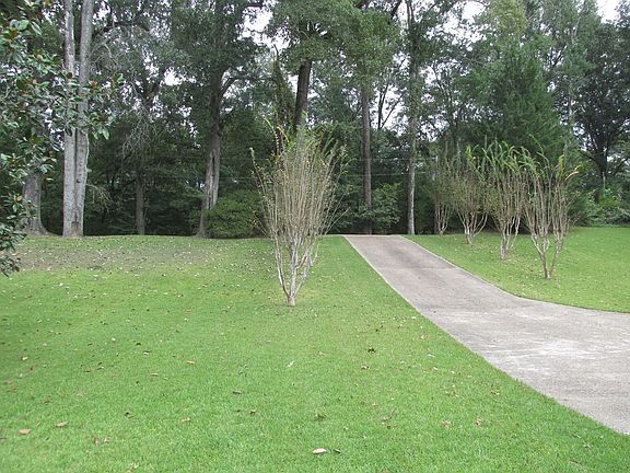 4th image of 30 Indian Hills Cir