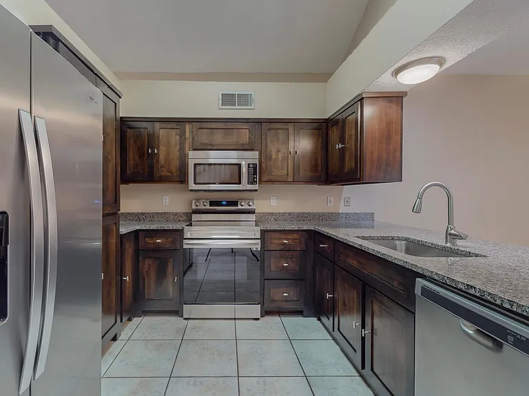 8405 Fairmont Dr NW — Photo 20