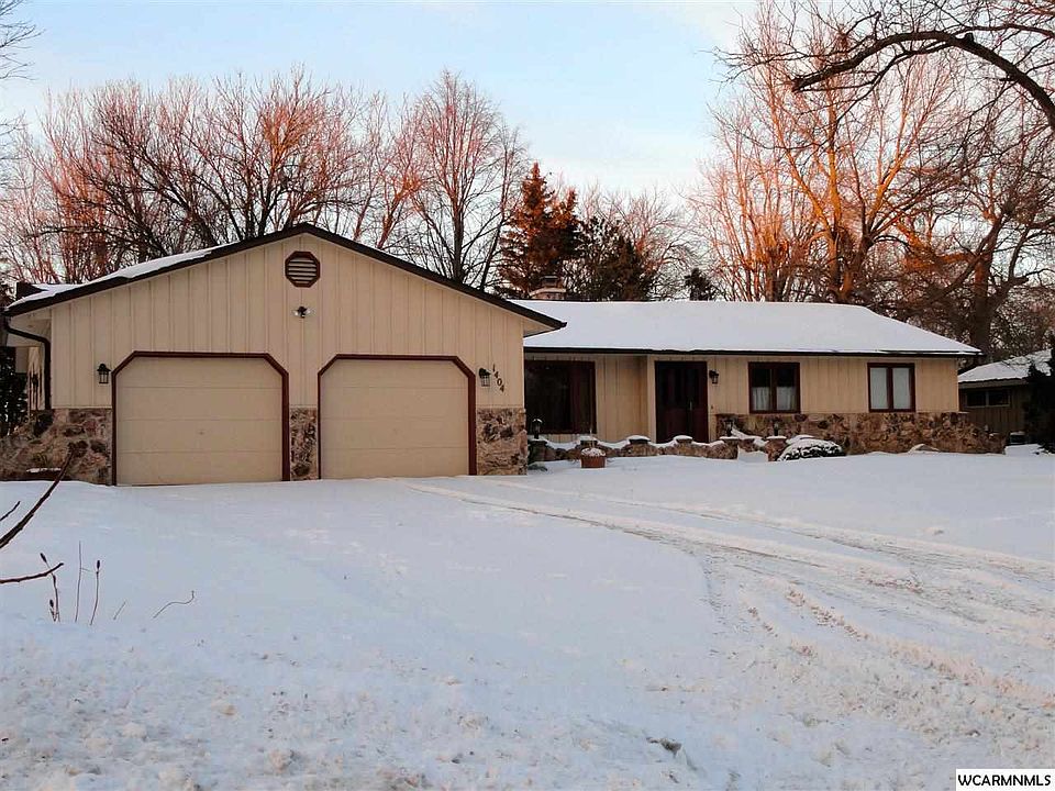 1st image of 1404 Westwood Dr