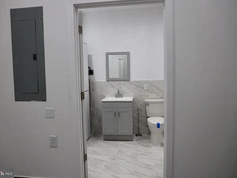 1231 Vine St #1 — Photo 22