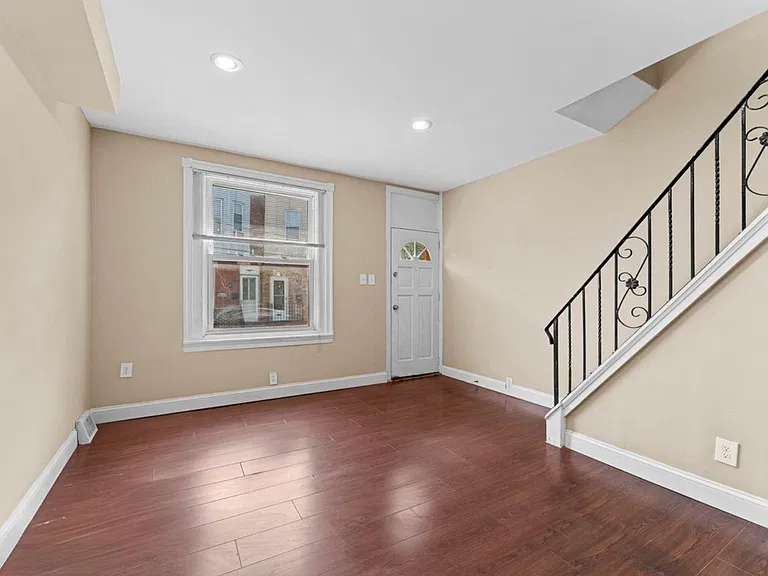 2223 Winton St — Photo 4