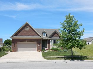 29223 Ridge Ct, Warren, MI 48092