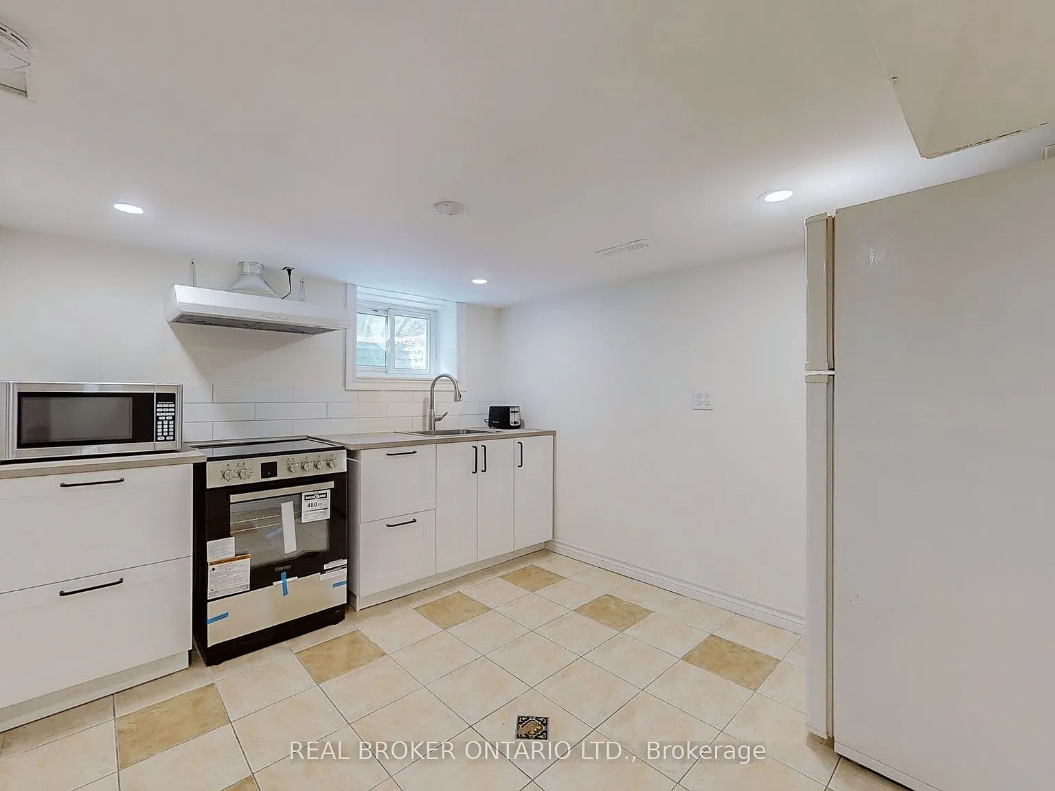 2 bed, $1,700 — Photo 2