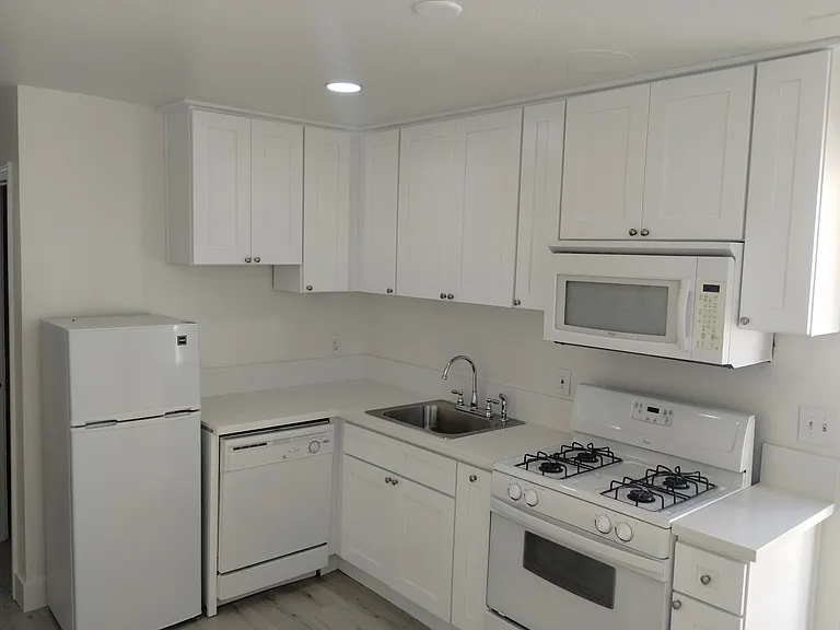 501 S Mistletoe Ave #14 — Photo 5