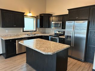 3017 33rd Ave S, Moorhead, MN 56560