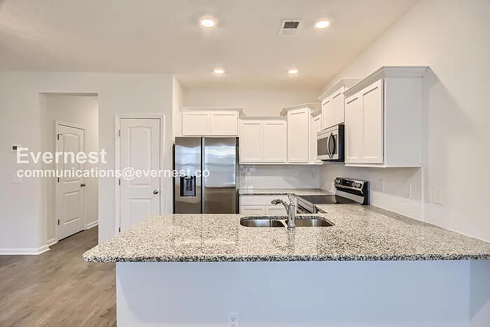 202 Ansley Way — Photo 10