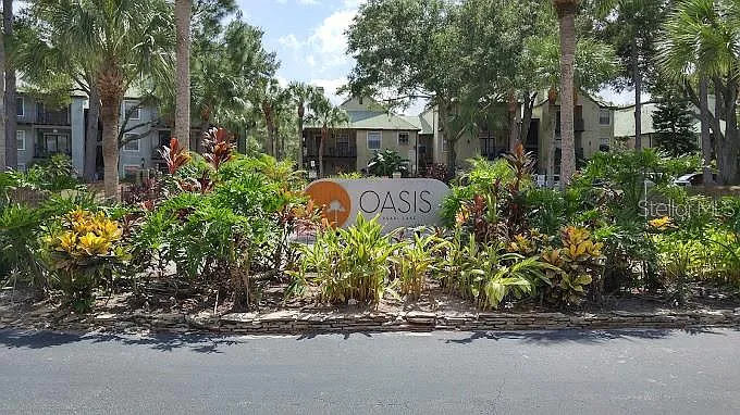 2 bed, 2.0 bath, 962 sqft, $1,695 — Photo 2
