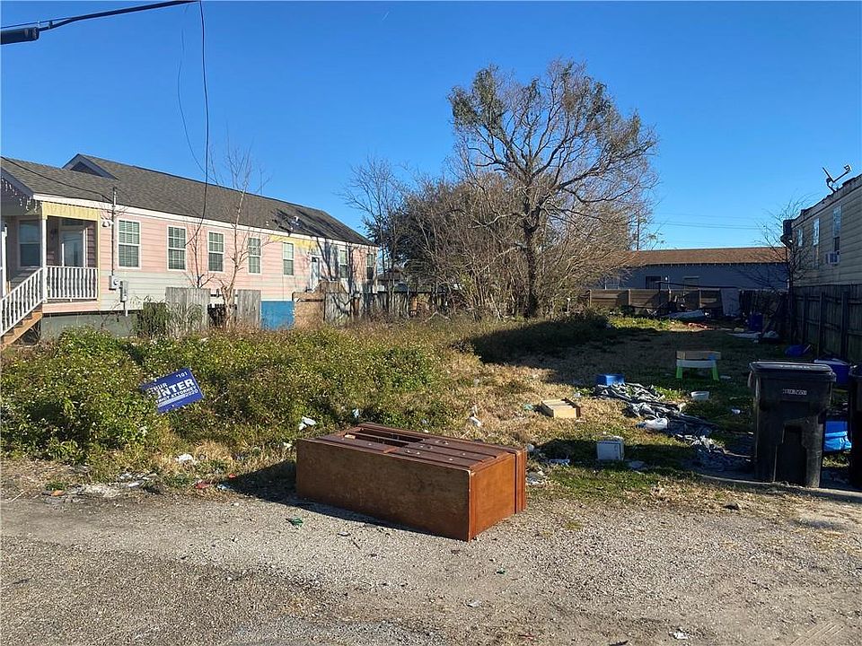2nd image of 8914 Olive St