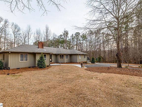 5th image of 46 Lawrence Ave