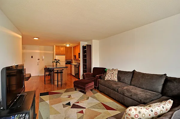 Sold by Corcoran | media 14