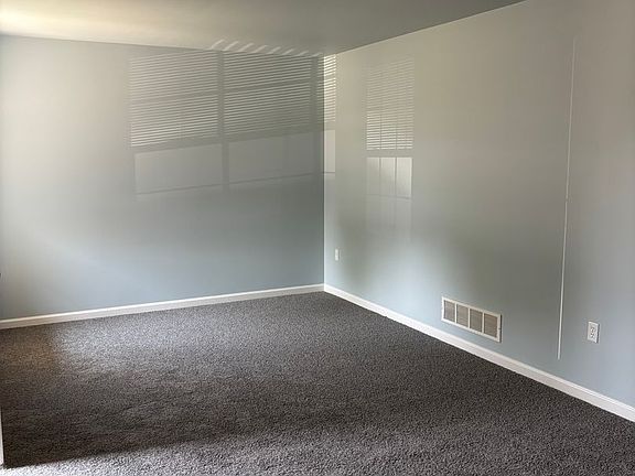 5th image of 2153 Penn St