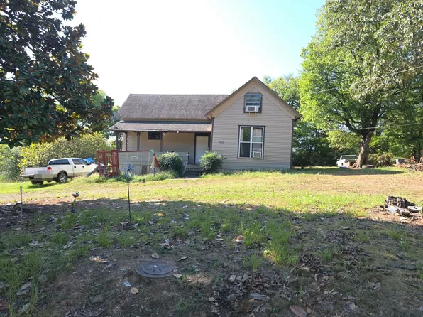 905 W Taylor St, Clarksville, AR 72830