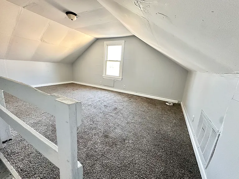 525-527 Sassafras St — Photo 11