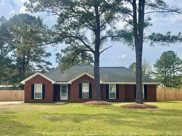 165 Water Oak Dr, Albany, GA 31701