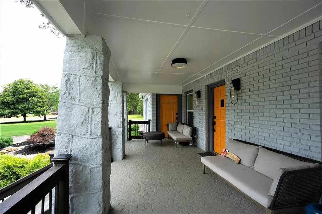 3 bed, 3.0 bath, 1840 sqft, $3,300 — Photo 4