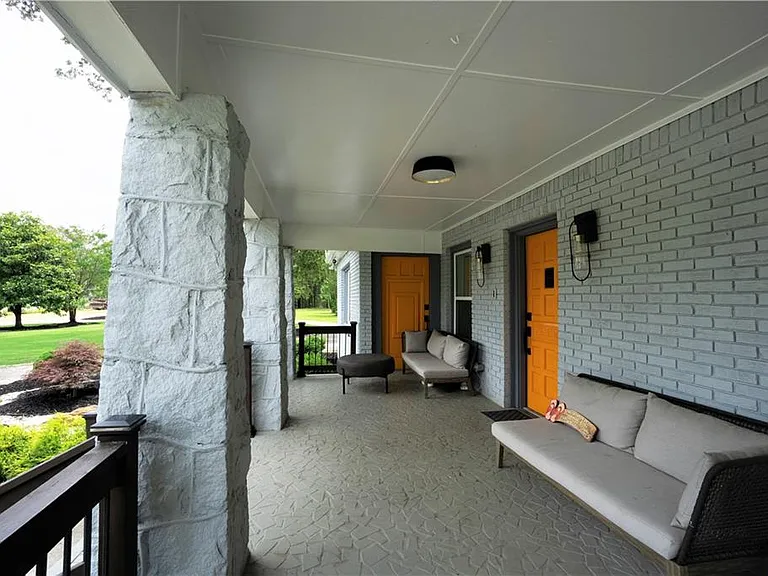 811 King Rd — Photo 4