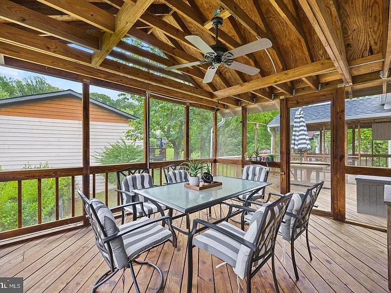 13501 Kelmont Ct — Photo 18