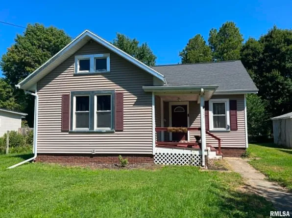324 E Summit St, Macomb, IL 61455