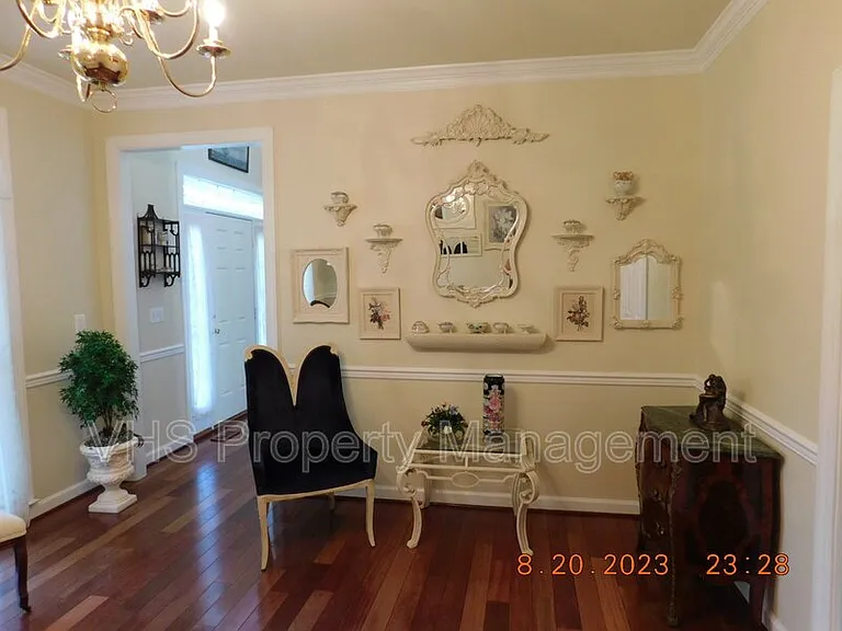 2055 Freeman Dr — Photo 5
