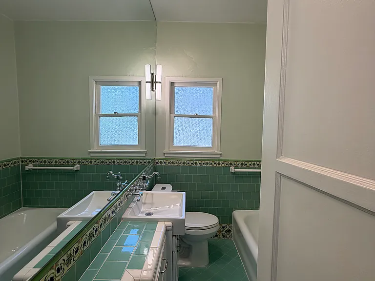 1047 S Orange Grove Ave #1 — Photo 16