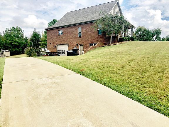 3rd image of 101 Camberwell Dr