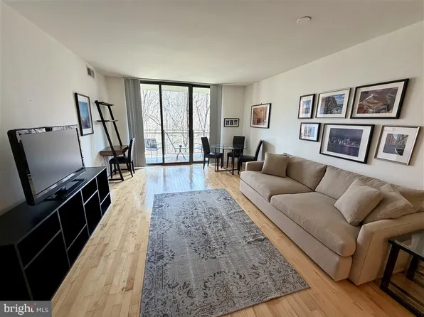 3883 Connecticut Ave NW APT 212, Washington, DC 20008