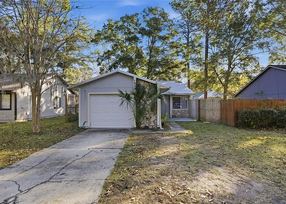 1939 SW 73rd Ter