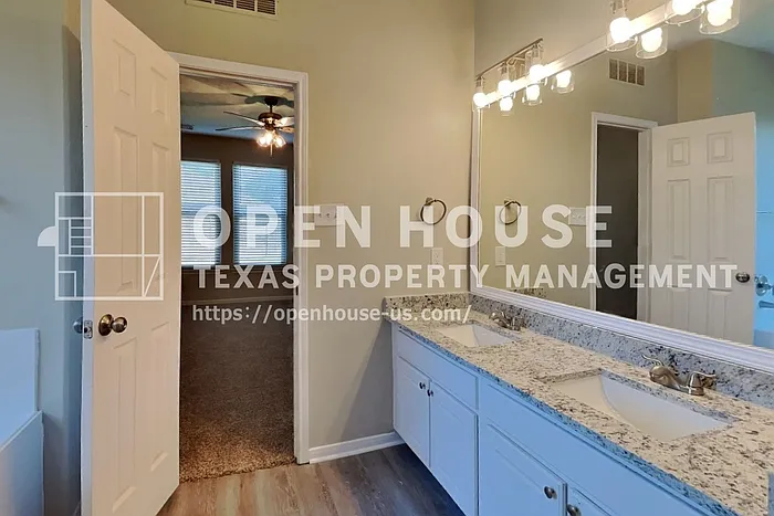 17903 Timber Crossing Ln — Photo 11