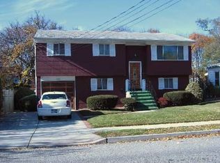 140 Bedell St, Freeport, NY 11520
