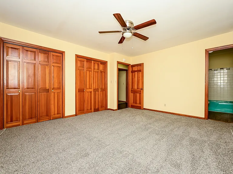 2595 Emerald Dr — Photo 11