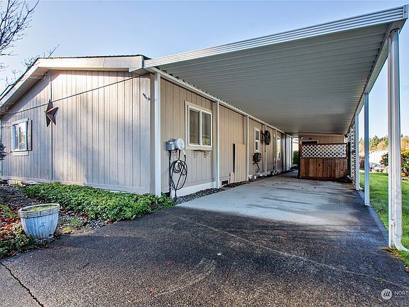 3rd image of 2306 Alonda Lane NE