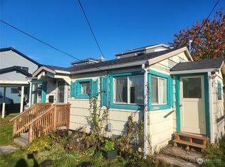 416 6th Ave S, Edmonds, WA 98020