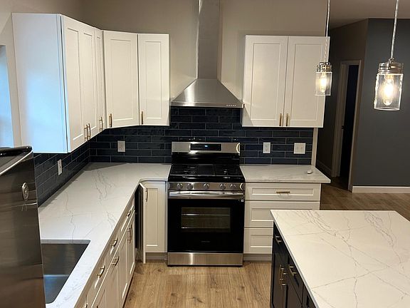 5th image of 2736 Horton St