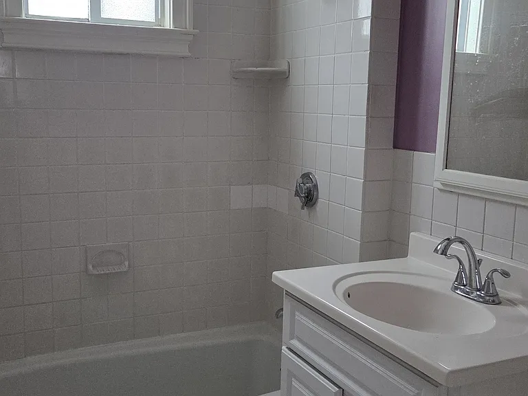 20 Clary St #3 — Photo 7