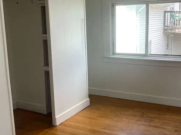 213 Elm St #2, Southbridge, MA 01550