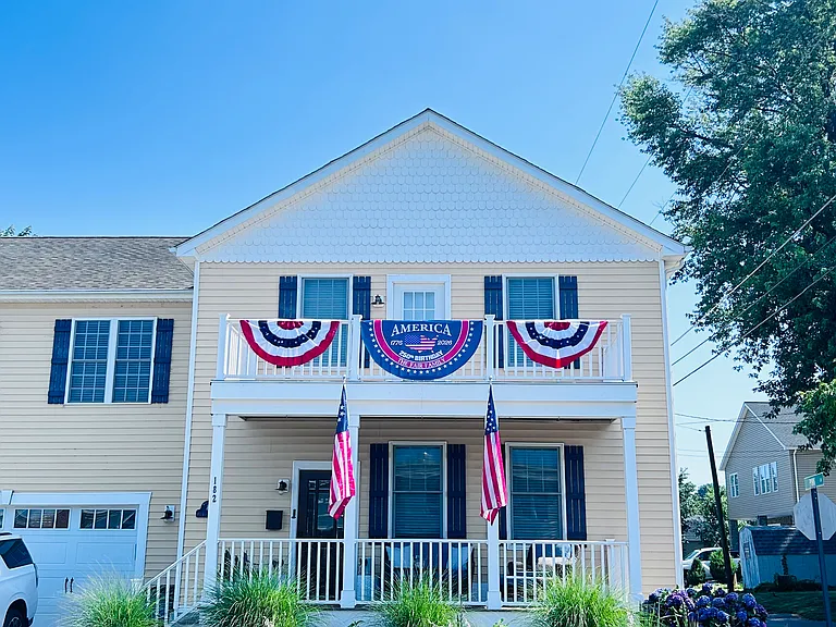 182 Revolution St #ABOVE THE GARAGE — Photo 1